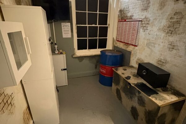 WhatsApp Image 2025-10-07 at 15.25.52 (2)